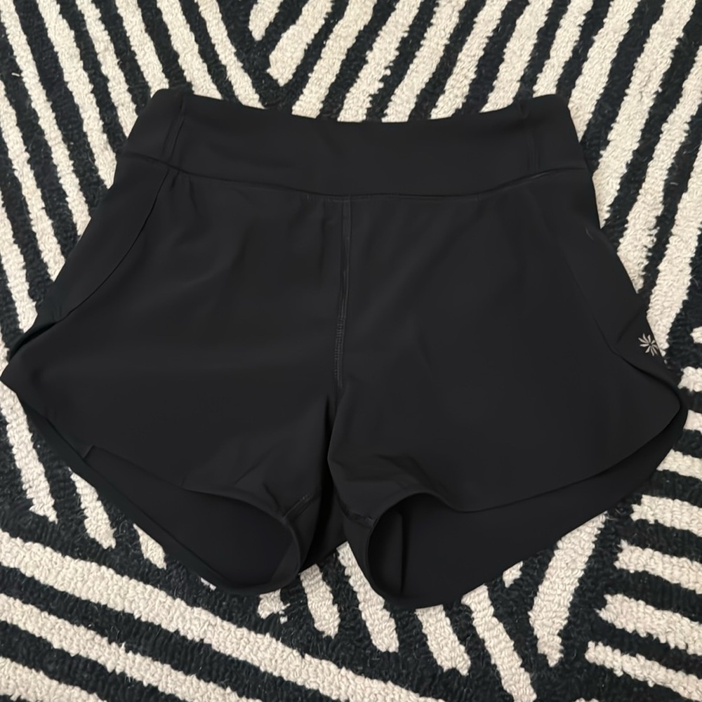 ATHLETA GIRL RUN THE WORLD 3" SHORT size small (7) black - like new